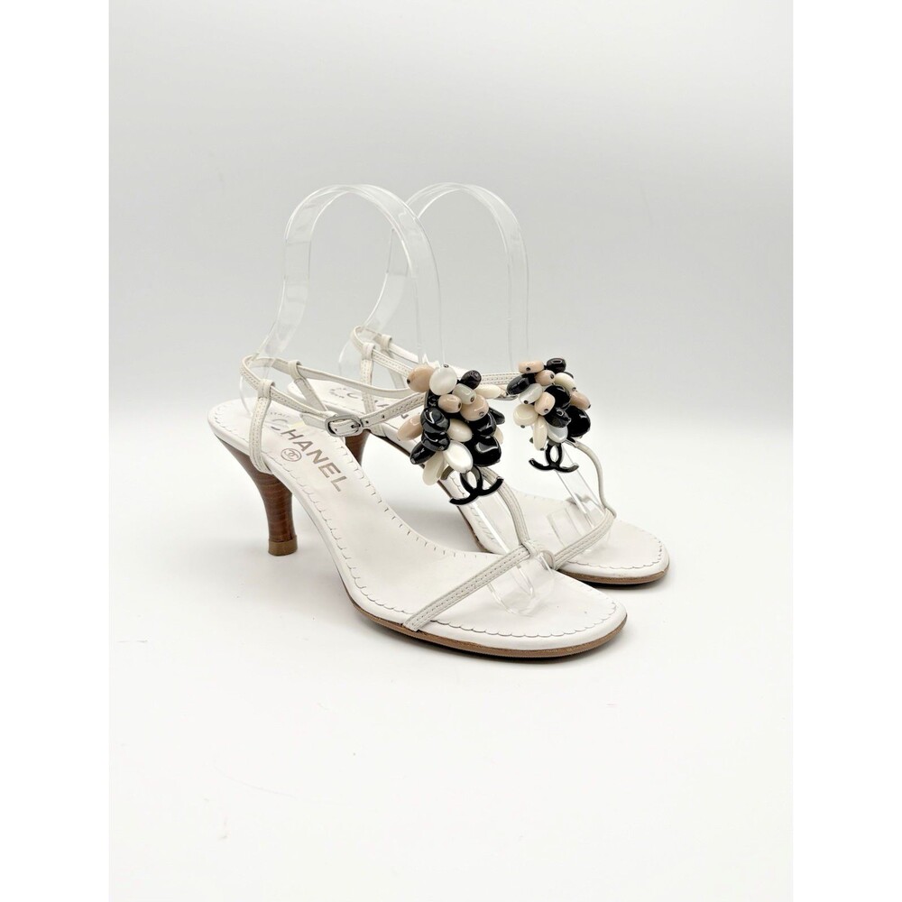 Chanel White Leather T Strap Sandals Beaded Accent CC Logo Vintage Size EU 36.5